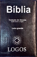 Bíblia Sagrada com letra grande, notas de tradução, referências cruzadas e palavras de Jesus em vermelho.