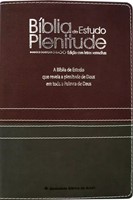 Bíblia de estudo Plenitude | edição com letras vermelhas |